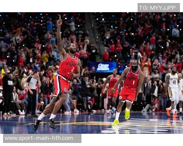 哈登上半场表现抢眼第二节独取14分助球队逆转局势